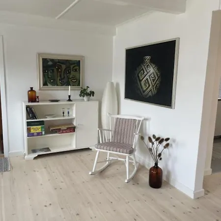 Skont Midt I Marstal. Villa