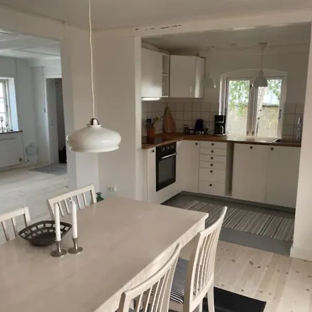 Skont Midt I Marstal. Villa *